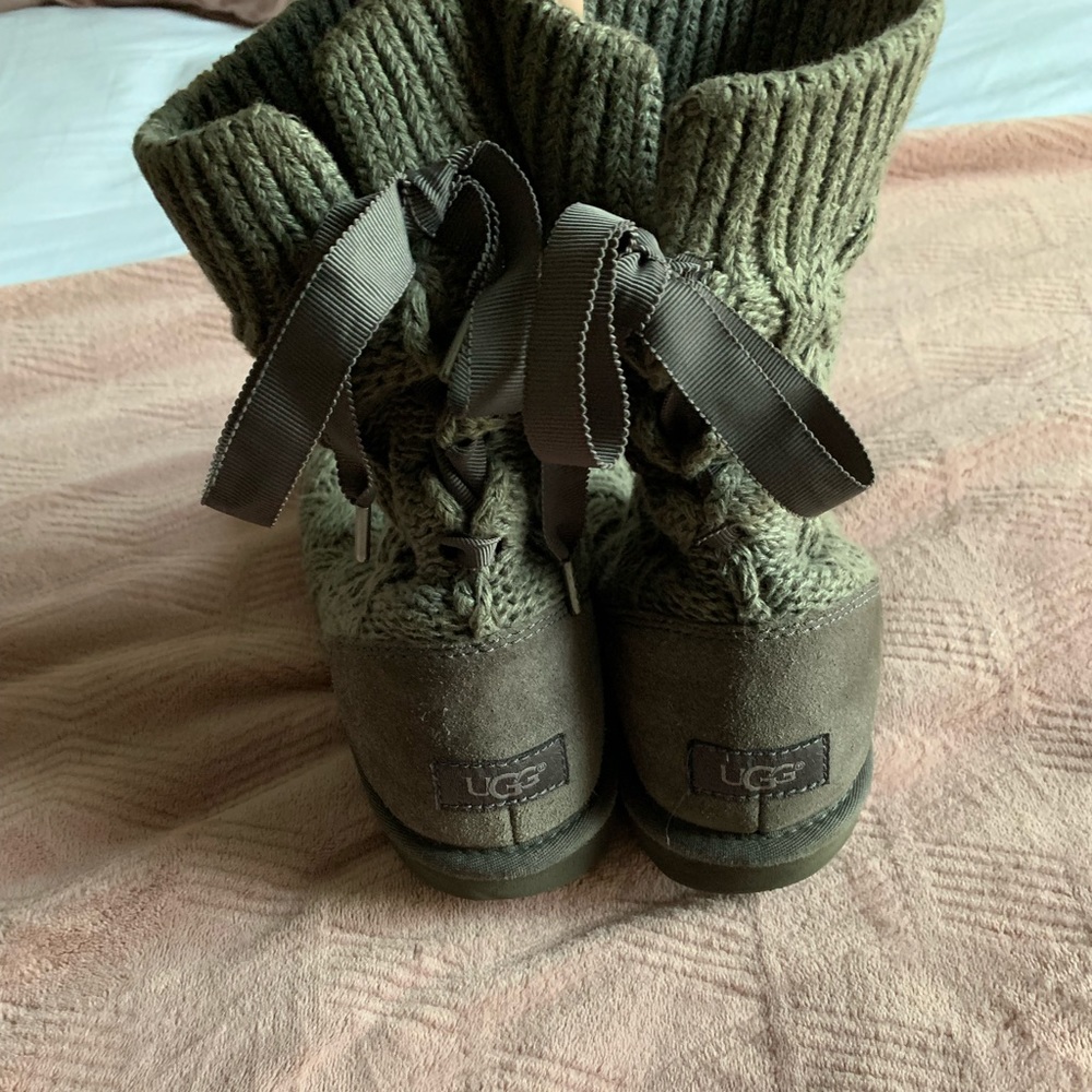 Authentic Isla knit UGG Australia boots